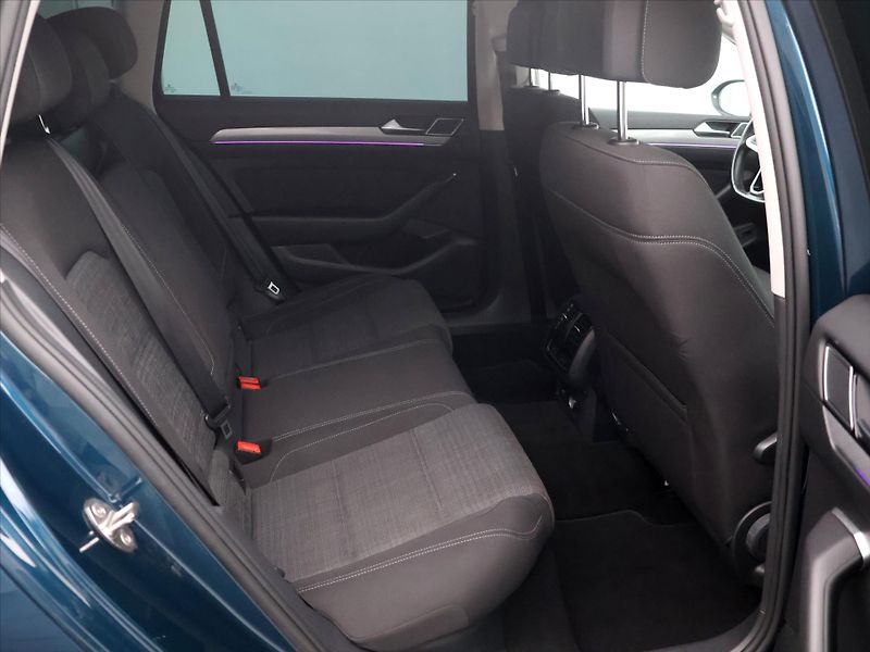 Volkswagen Passat 1,5 TSI 110kW Business - fotka 13 z 34