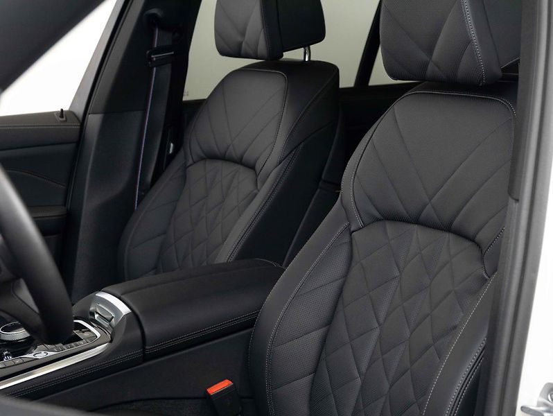 BMW X5 M60i - fotka 16 z 22