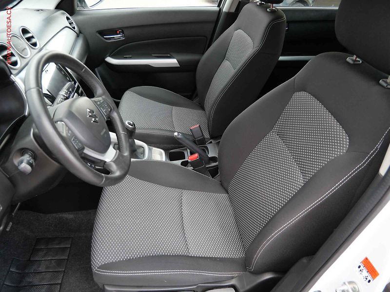 Suzuki Vitara (2017) 1.6 VVT, Comfort, kamera, - fotka 9 z 23