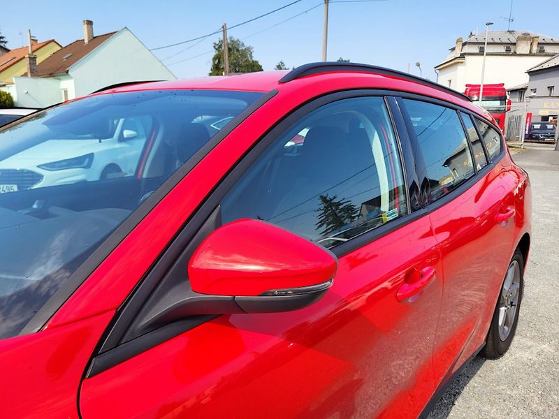 Ford Focus TREND 1.0 EcoBoost 92kW kombi - fotka 33 z 43