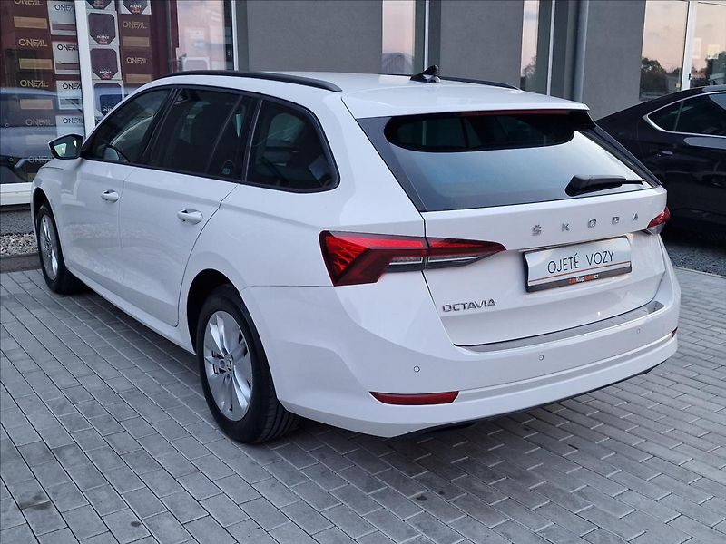 Škoda Octavia 2.0TDI Combi, původ ČR,1.Maj. - fotka 8 z 50