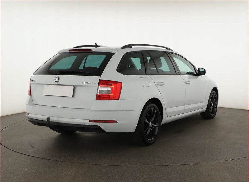 Škoda Octavia (2019) 2.0 TDI, Automat, Navi - fotka 5 z 17