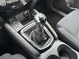 Nissan Qashqai 1,3 DIG-T Tekna PANORAMA TAŽNÉ - náhled 26