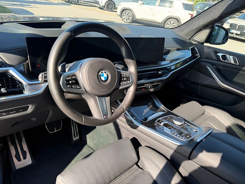 BMW X7 xDrive 40d nátáčecí náprava - fotka 17 z 32