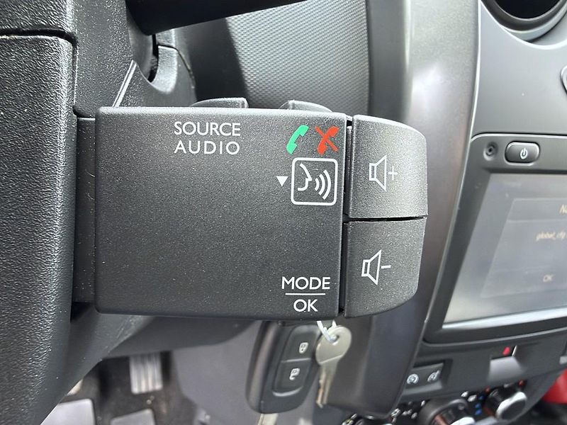 Dacia Duster 1.2 TCe 92 kW, 4x4 serviska - fotka 14 z 15