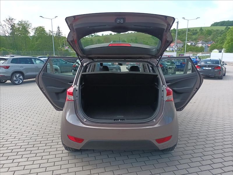 Hyundai ix20 1,4 CVVT,66KW,KLIMA,KOLA, - fotka 20 z 45