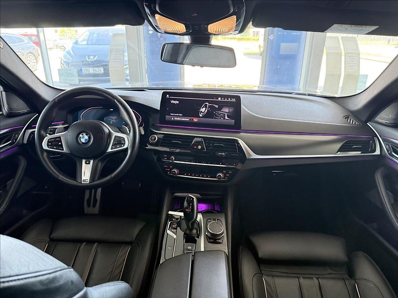 BMW Řada 5 3,0   530xDrive,Mpaket,4x4,Las - fotka 11 z 45