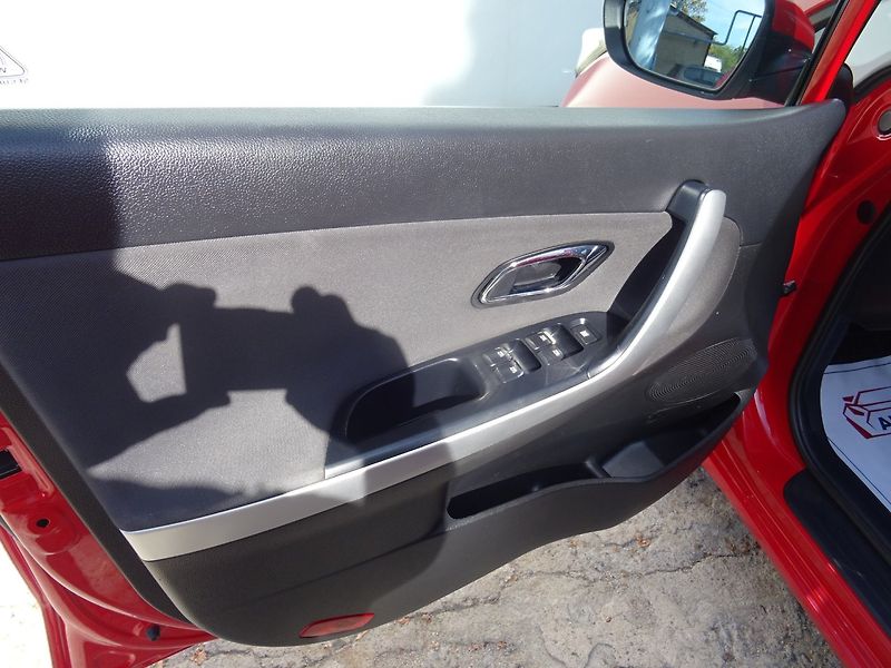 Kia Ceed (2016) 1.6CRDi,100kW,NovéČR,klima - fotka 16 z 22