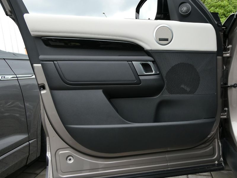 Land Rover Discovery (2026) 5 3,0  S D250 - fotka 15 z 39