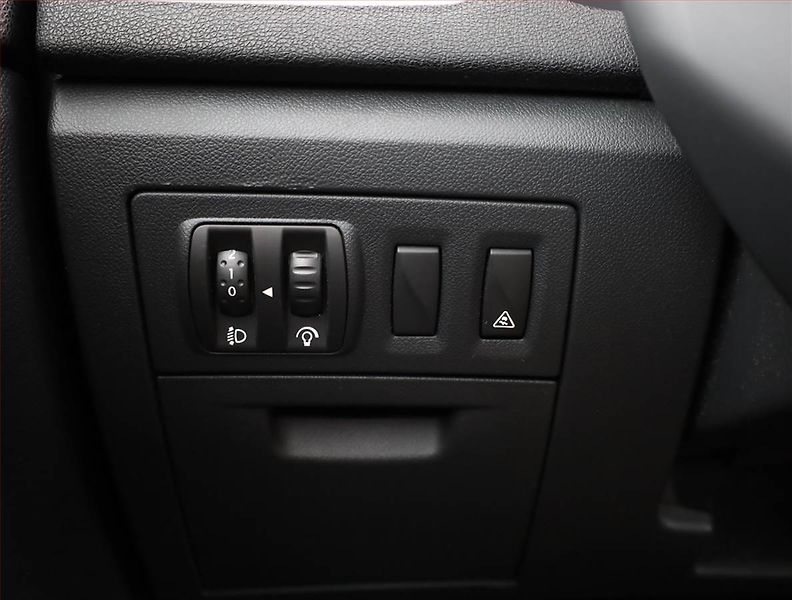 Renault Laguna (2011) 2.0 DCi, po STK, Tažné - fotka 17 z 19