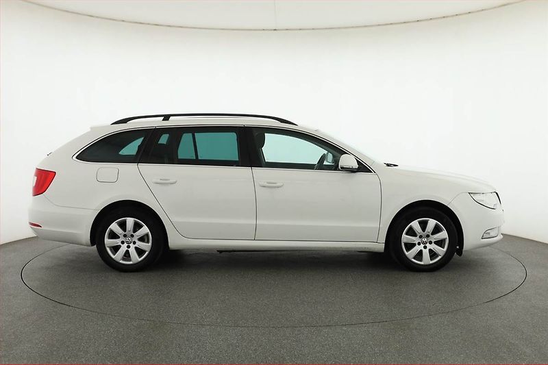 Škoda Superb (2012) 2.0 TDI, Serv.kniha, Xenony - fotka 6 z 16
