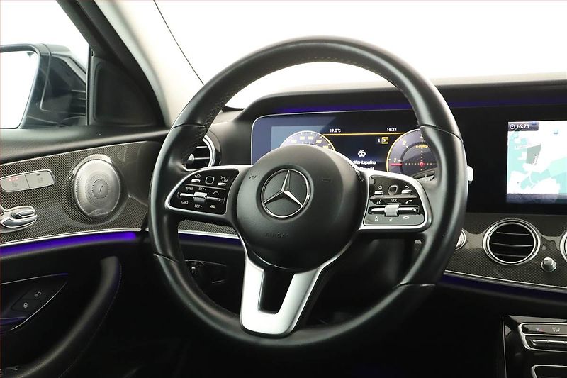 Mercedes-Benz Třídy E (2019) E 200 d - fotka 8 z 20