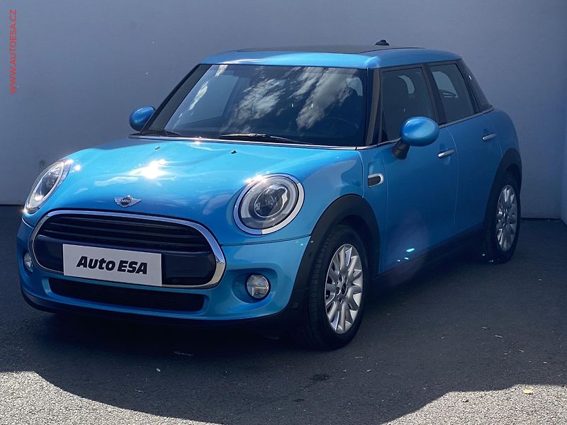 Mini Cooper (2015) 1.5i, LED, navi, panor - fotka 3 z 19