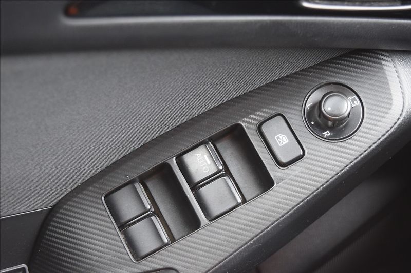 Mazda 3 2,0 G 88KW  DIGIKLIMA ALU NAVI - fotka 23 z 47