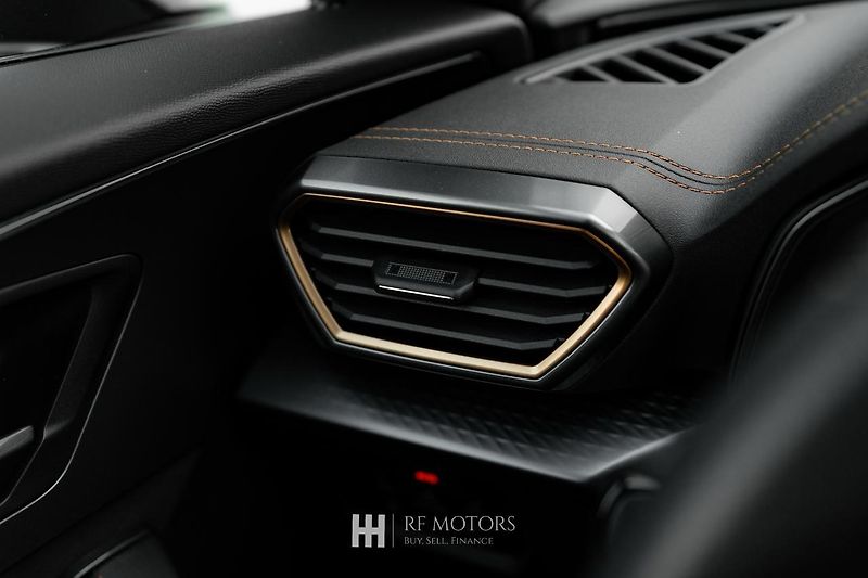 Cupra Formentor (2025) VZ 2,0 TSI 333 4Drive - fotka 38 z 53