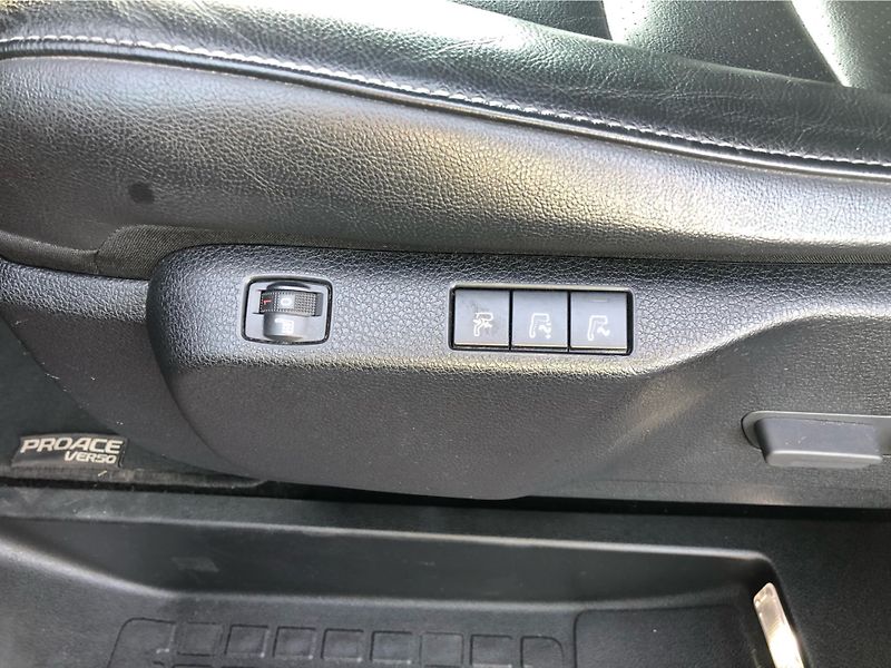 Toyota ProAce 2.0D4-D VIP AT L1 - fotka 28 z 29