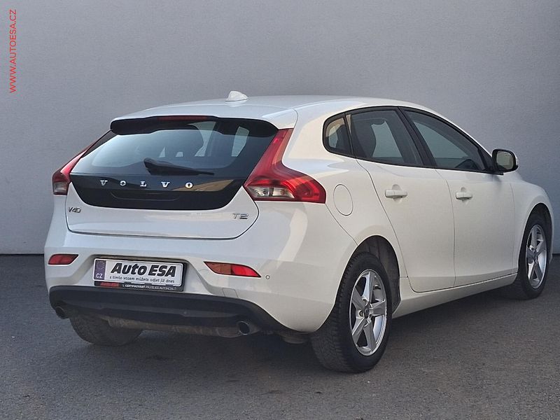 Volvo V40 (2013) 1.6 T2, Navi, bixen - fotka 4 z 15
