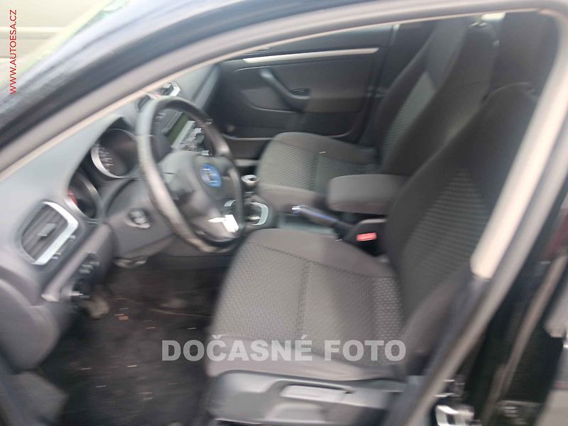 Volkswagen Golf (2011) 1.2 TSi, ČR, autoAC, temp - fotka 3 z 3