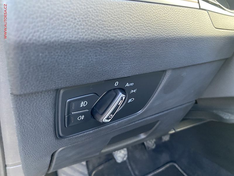 Volkswagen Passat (2015) 2.0 TDi, Highline, LED, navi - fotka 16 z 20