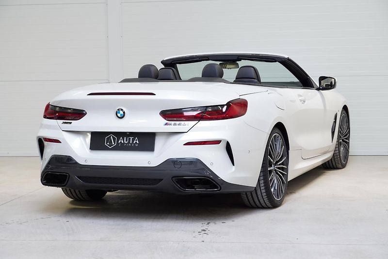 BMW Řada 8 BMW 850i Xdrive cabrio - fotka 9 z 44