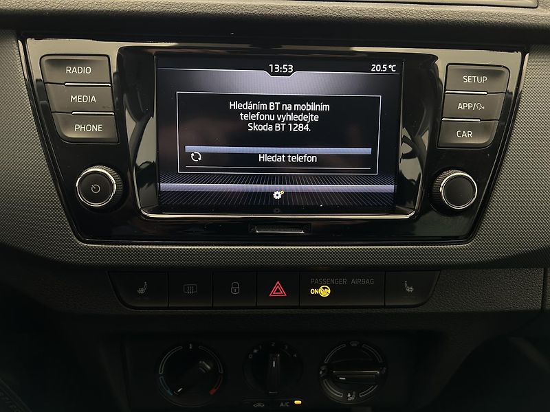 Škoda Fabia 1.0 TSI Active Plus - fotka 10 z 21