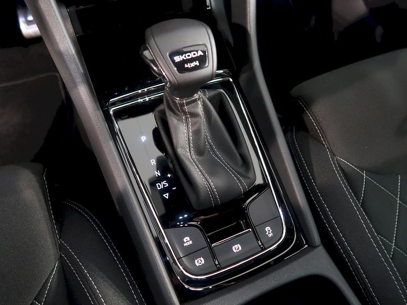 Škoda Karoq (2026) SPORTLINE 2.0TDI 110KW 4x4 DSG - fotka 35 z 45