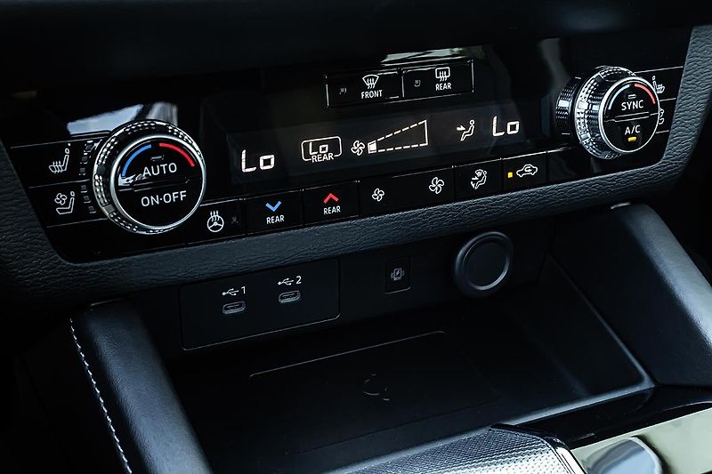Mitsubishi Outlander (2025) 2,4 PHEV 4WD  Instyle - fotka 21 z 26
