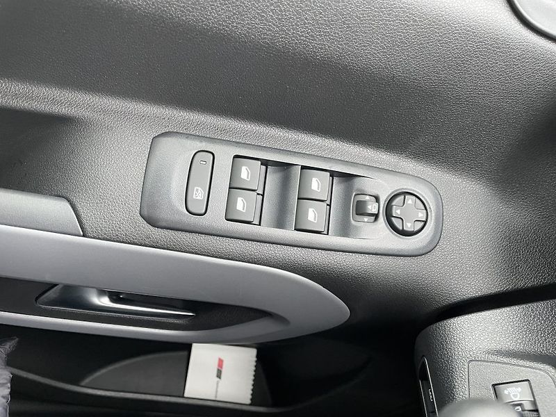 Toyota ProAce City Verso 1.5 6MT Family ODBĚR 11/2026 - fotka 26 z 30