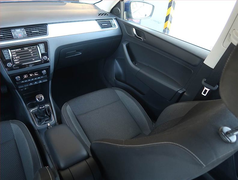 Škoda Rapid (2016) Spaceback 1.4 TDI, Navi - fotka 8 z 17