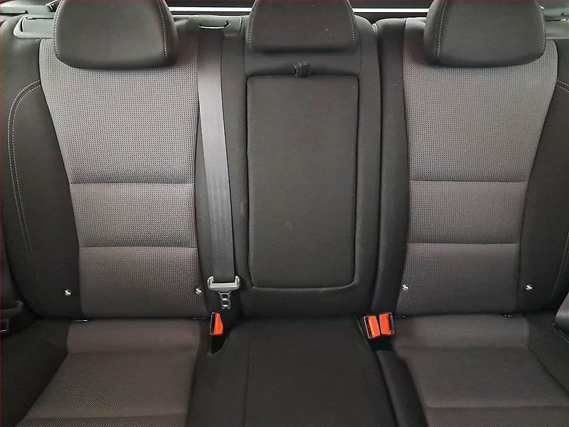 Hyundai i30 (2016) 1.6 CRDi, Automat, po STK - fotka 10 z 21
