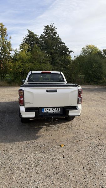 Isuzu D-Max (2022) LSE 4x4, 120kW - fotka 13 z 26