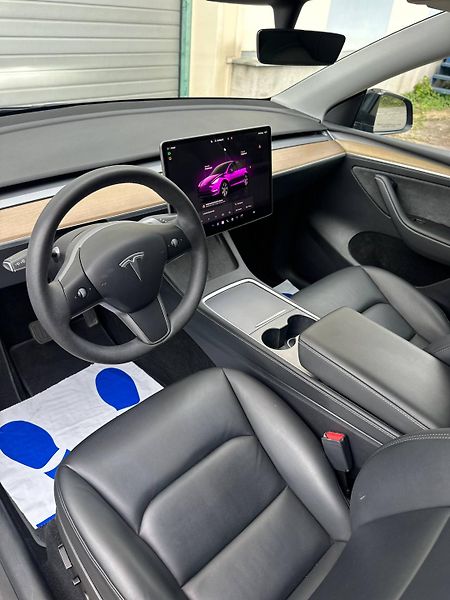 Tesla Model Y (2023) LONG RANGE DUAL MOTOR AWD 2023 - fotka 8 z 28