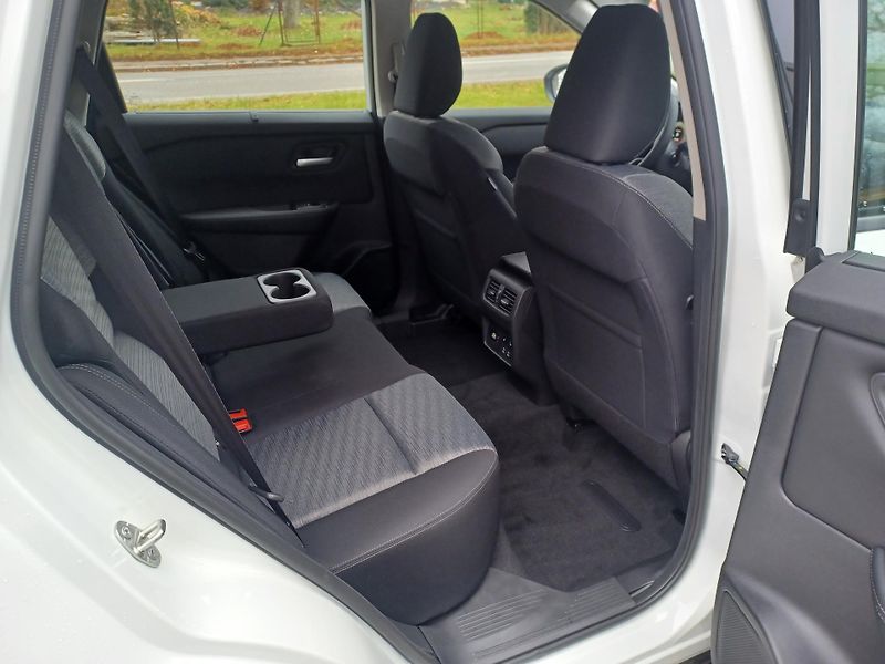 Nissan X-Trail (2026) 1.5VC-T ACENTA+Comfort Pack - fotka 14 z 17