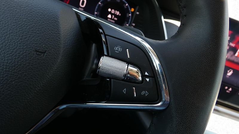 Škoda Octavia Combi 1,5 TSI DSG Style - fotka 13 z 26