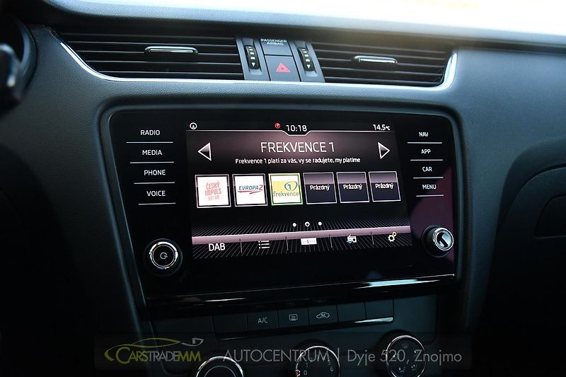 Škoda Octavia 1,6TDi MT CARPLAY TAŽNÉ - fotka 30 z 50