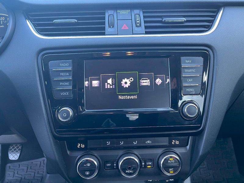 Škoda Octavia (2019) 1.6 TDI 81kW Ambition Combi - fotka 17 z 24