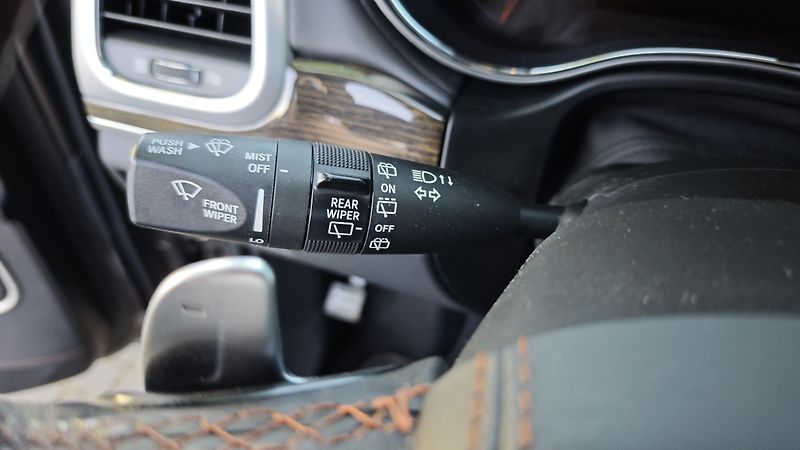 Jeep Grand Cherokee (2019) 3,0 CRD Summit ČR, 1.maj.  - fotka 32 z 49