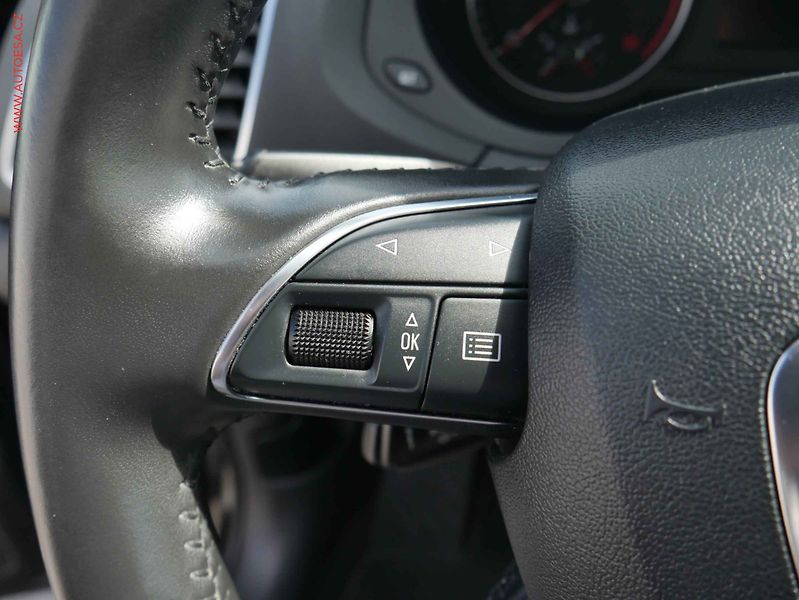 Audi Q3 (2011) 2.0 TDi quattro, AT, bixen - fotka 18 z 21