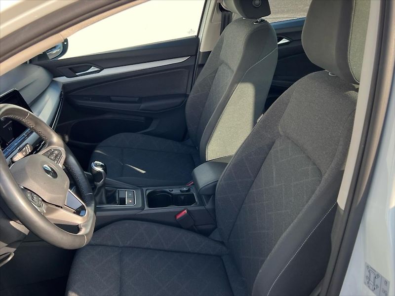 Volkswagen Golf Variant 1,0 TSi 81kW LIFE  8 - fotka 11 z 23