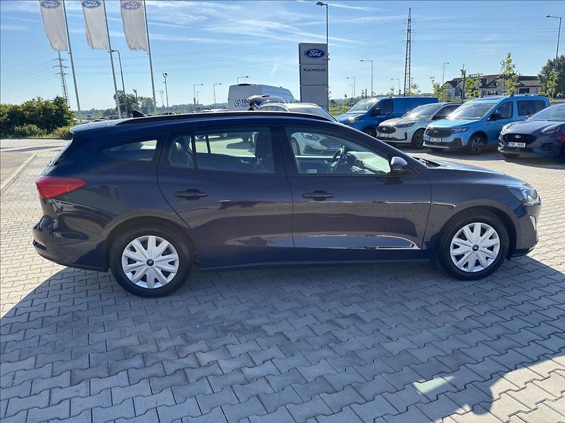 Ford Focus 1,5 EcoBlue Trend 70kW - fotka 6 z 36
