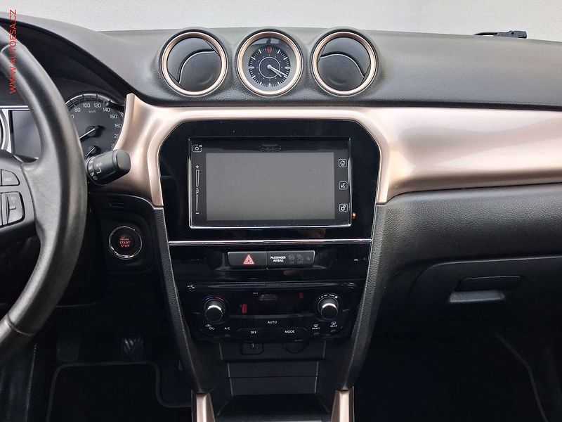 Suzuki Vitara (2018) 1.6 VVT AllGrip, Comfort - fotka 12 z 19