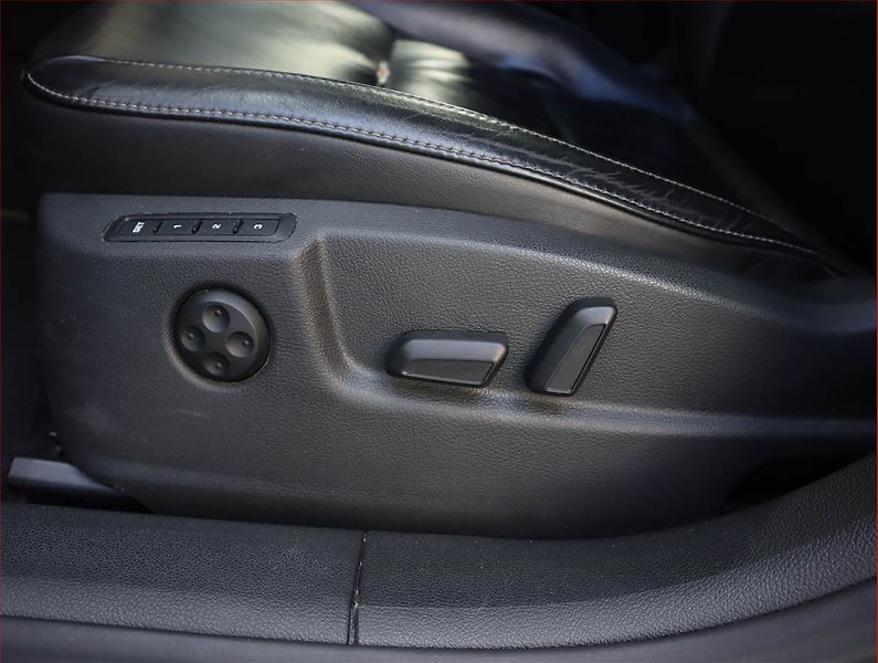 Škoda Superb (2011) 1.6 TDI, Serv.kniha, Xenony - fotka 17 z 17