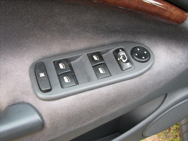 Citroën C5 2,0 16V HPI Xenony,Kůže  Exclu - fotka 42 z 54