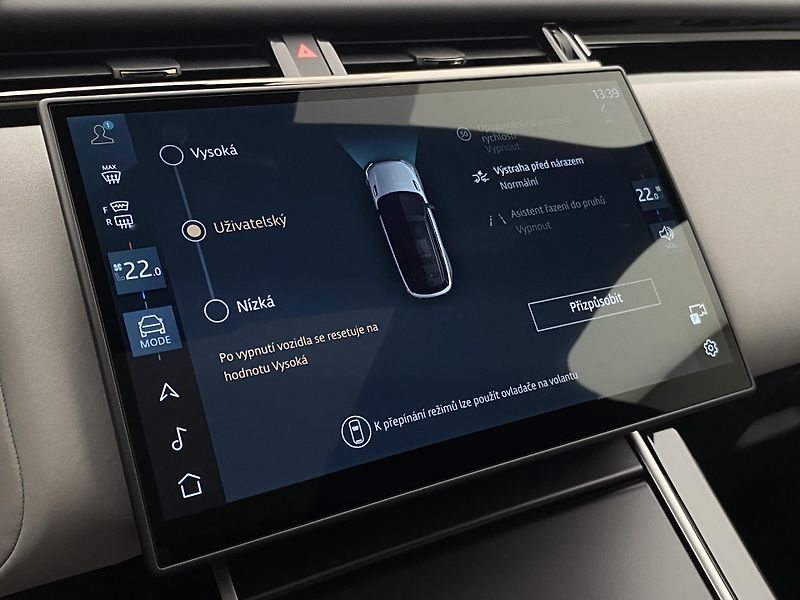 Land Rover Range Rover Velar D300 Dynamic SE REZERVACE - fotka 54 z 61