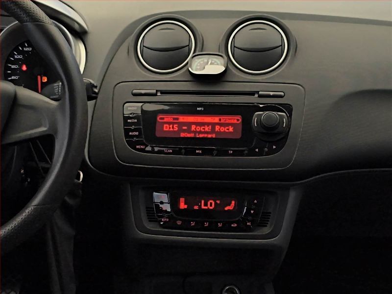 Seat Ibiza (2011) 1.4 16V, ČR,1.maj, Tempomat - fotka 12 z 14
