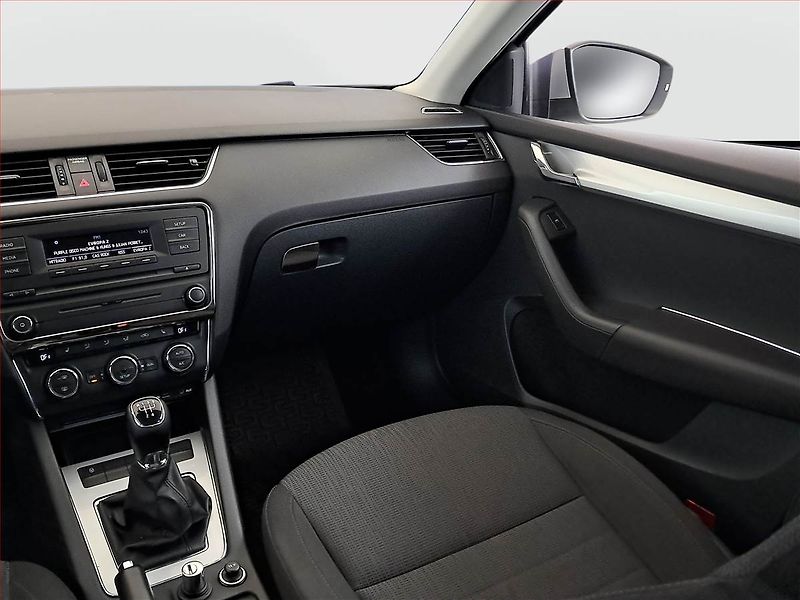 Škoda Octavia (2013) Ambition 1.6 TDI, Tempomat - fotka 8 z 18