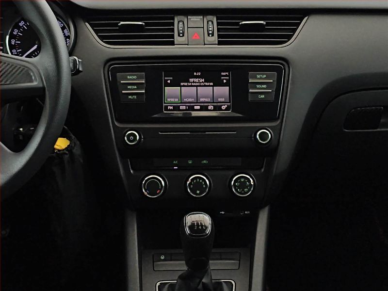 Škoda Octavia (2015) 1.4 TSI, Serv.kniha - fotka 12 z 13