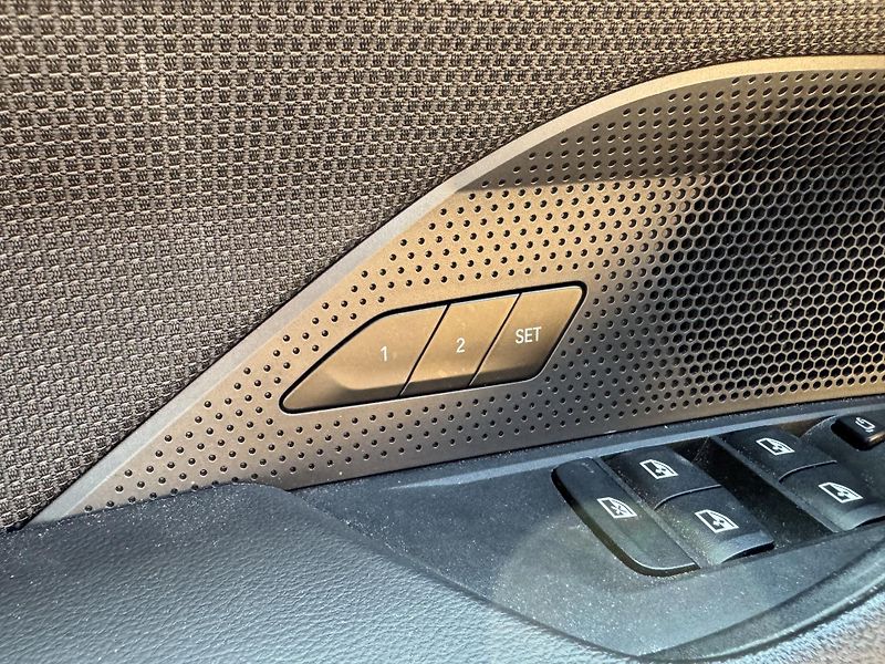 BMW i4 eDrive 40 Tažné Keyless SoH 94 - fotka 20 z 25