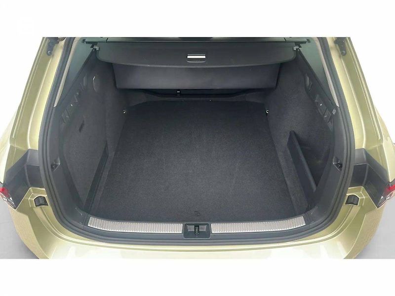 Škoda Superb Combi Selection 2,0TDI 110kW D - fotka 25 z 31