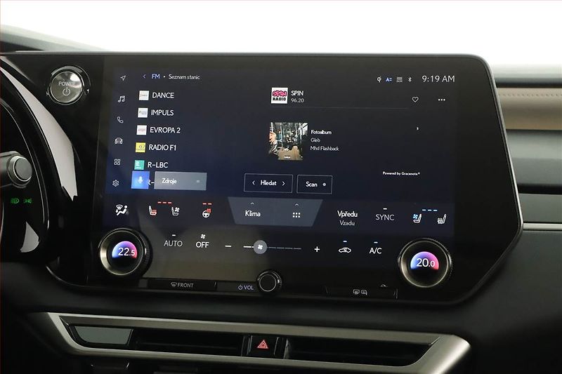 Lexus RX 400h (2023) 450h+ - fotka 11 z 20